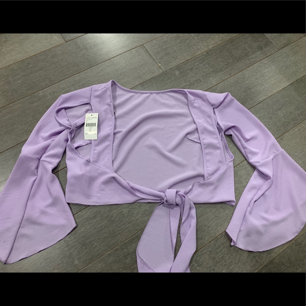 Tie in the back shirt